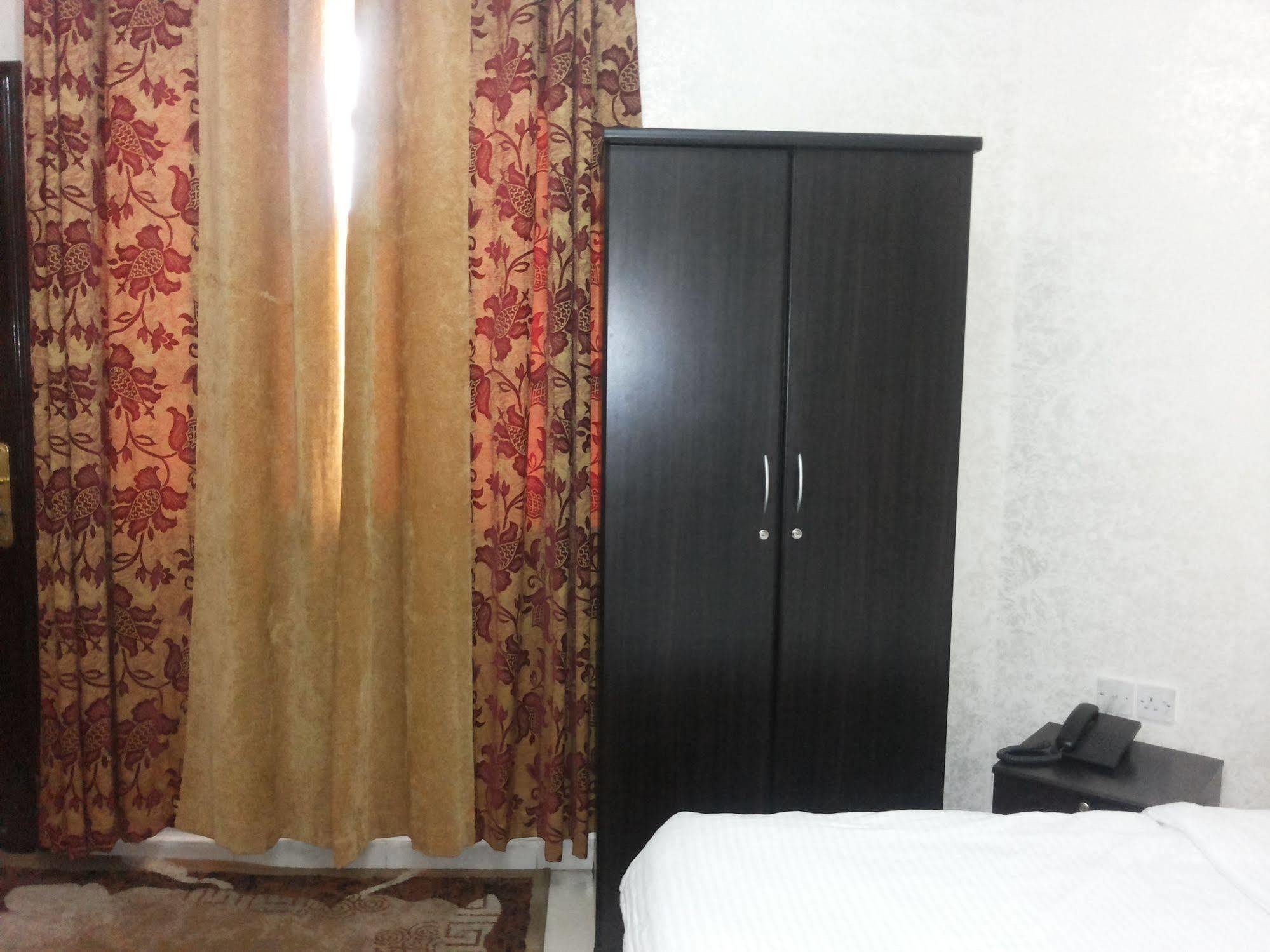 Gulf Hotel Apartment الخليج للشقق الفندقية マスカット エクステリア 写真