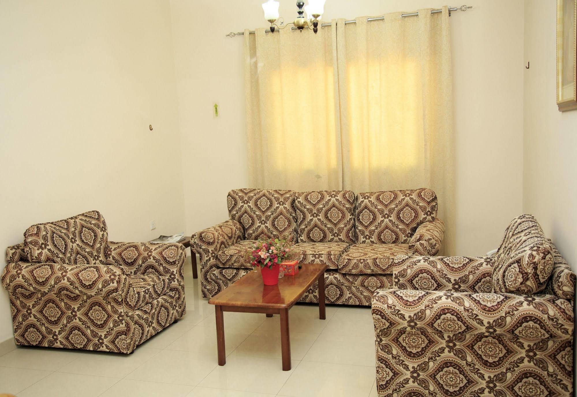 Gulf Hotel Apartment الخليج للشقق الفندقية マスカット エクステリア 写真
